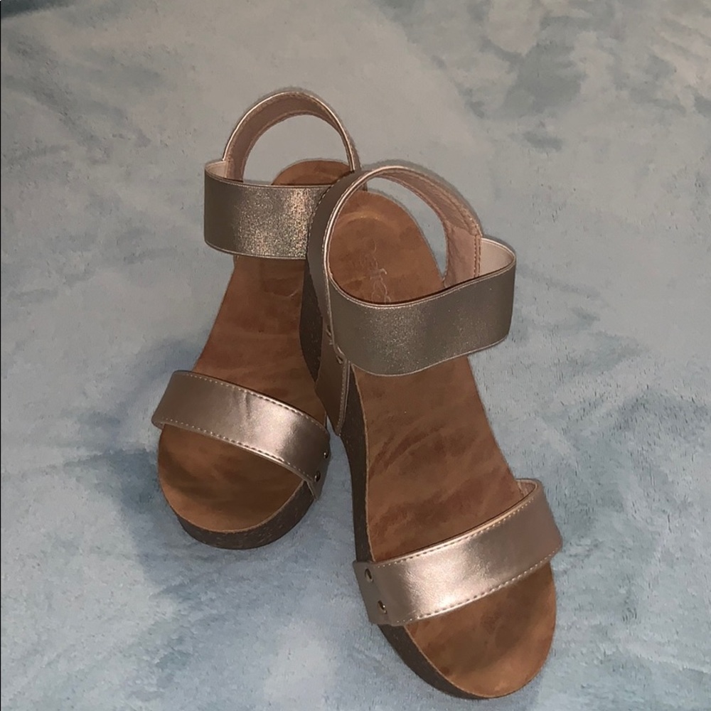 Refresh Wedge sandals